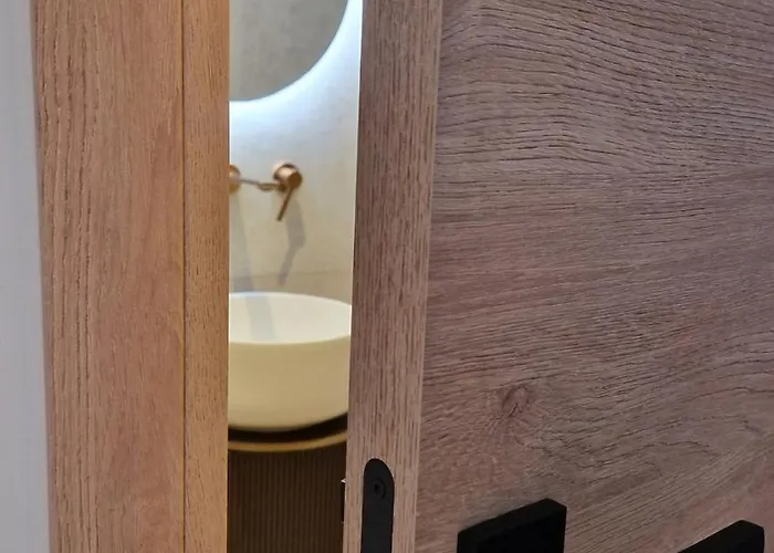 公寓 Luxe - New - Centre - 100m2 - Full Clim - 3bdr - 3bthr - 3wc - Pkg *