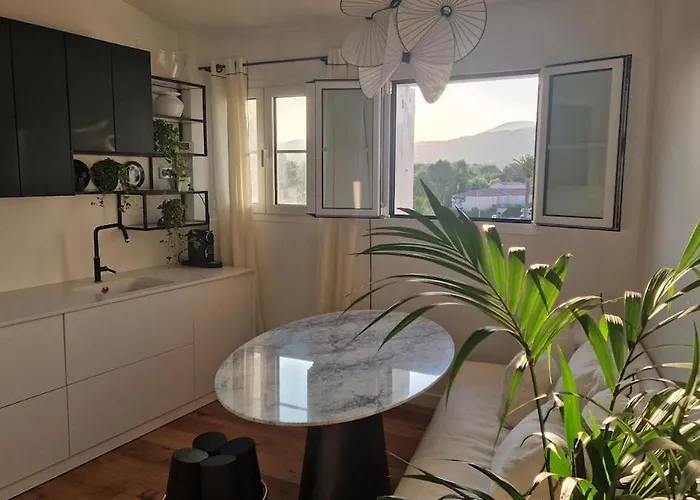 公寓 Luxe - New - Centre - 100m2 - Full Clim - 3bdr - 3bthr - 3wc - Pkg 格里莫